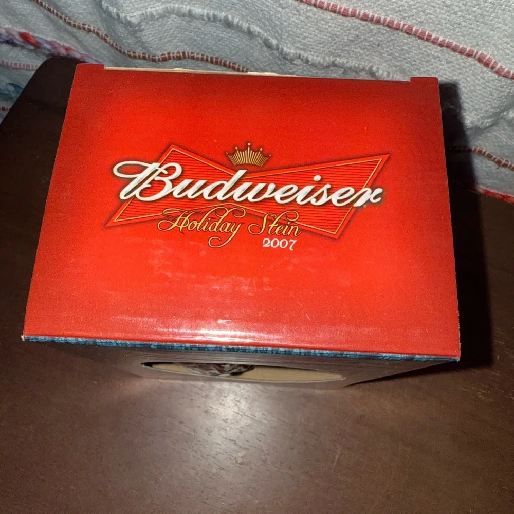 Budweiser Holiday Stein Collection Box -‎ Red and Gold